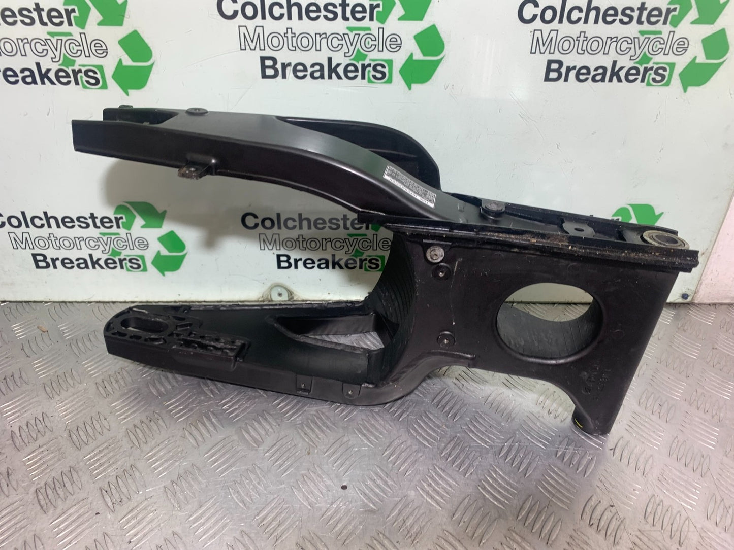 YAMAHA YZF R1 14 B BIG BANG SWINGARM    2009-14 (CMB1175)