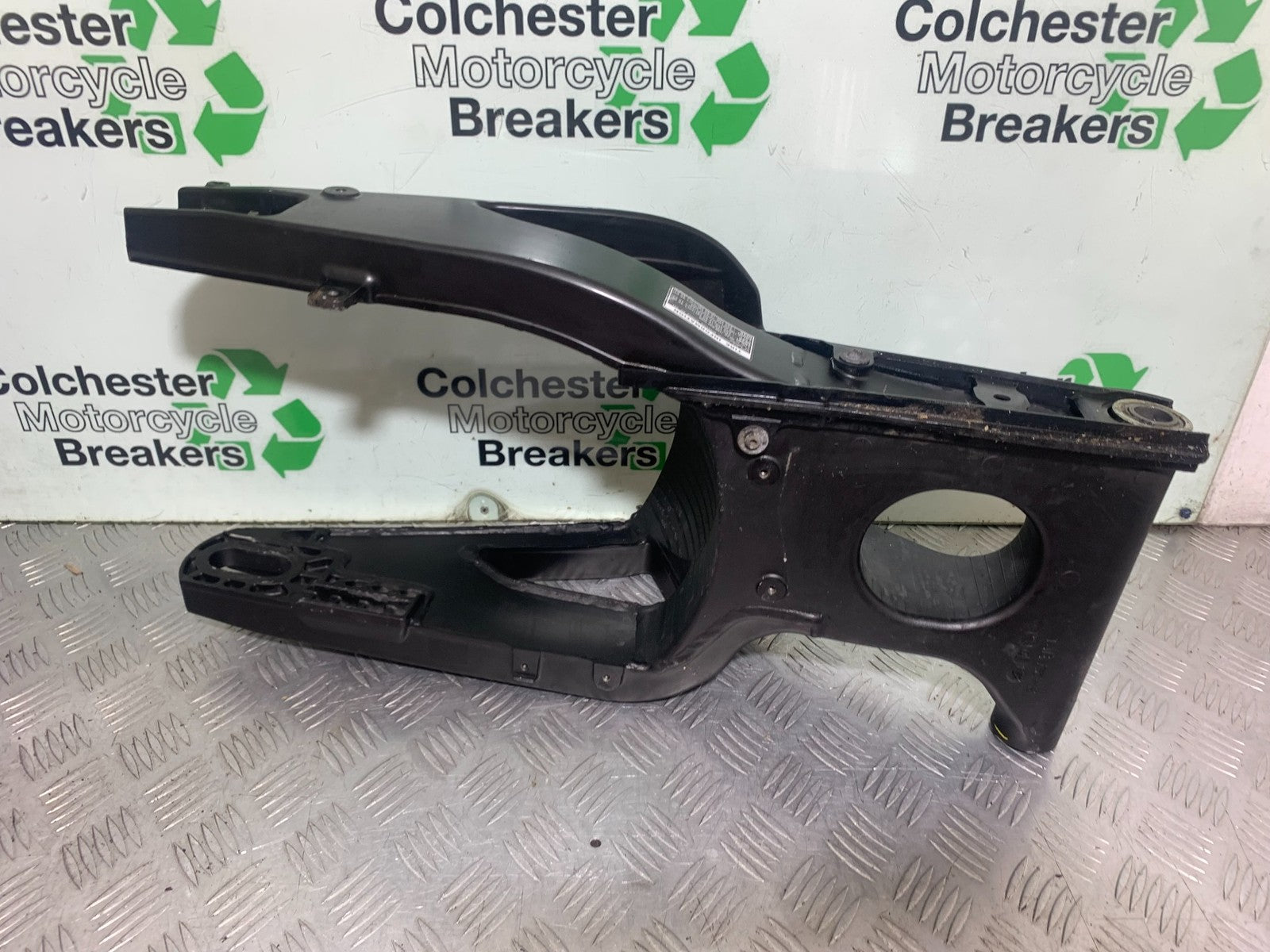 YAMAHA YZF R1 14 B BIG BANG SWINGARM    2009-14 (CMB1175)