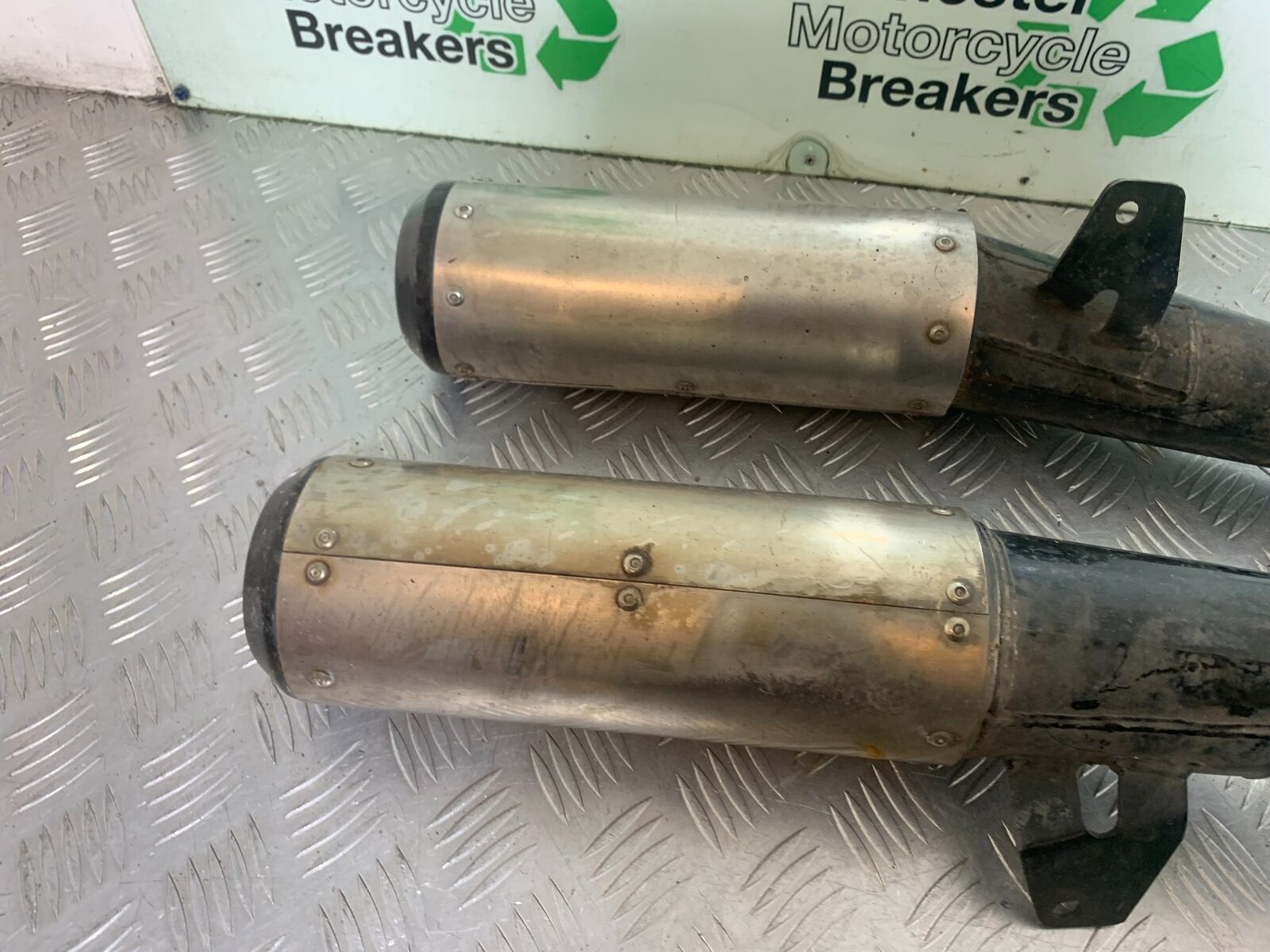 YAMAHA FJ1100 FJ 1100 MOTAD N-ETA SILENCERS YEAR 1984-1985 (CMB1101)