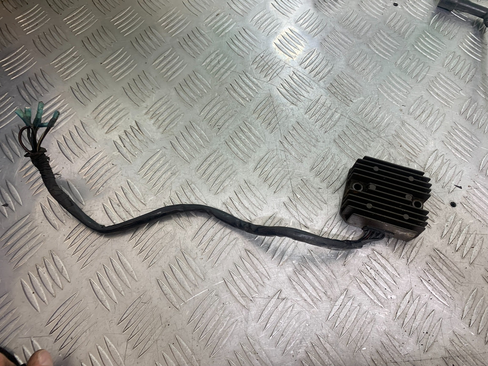 KAWASAKI VN1500 CLASSIC REGULATOR   YEAR 1999 -2006 (CMB1166)