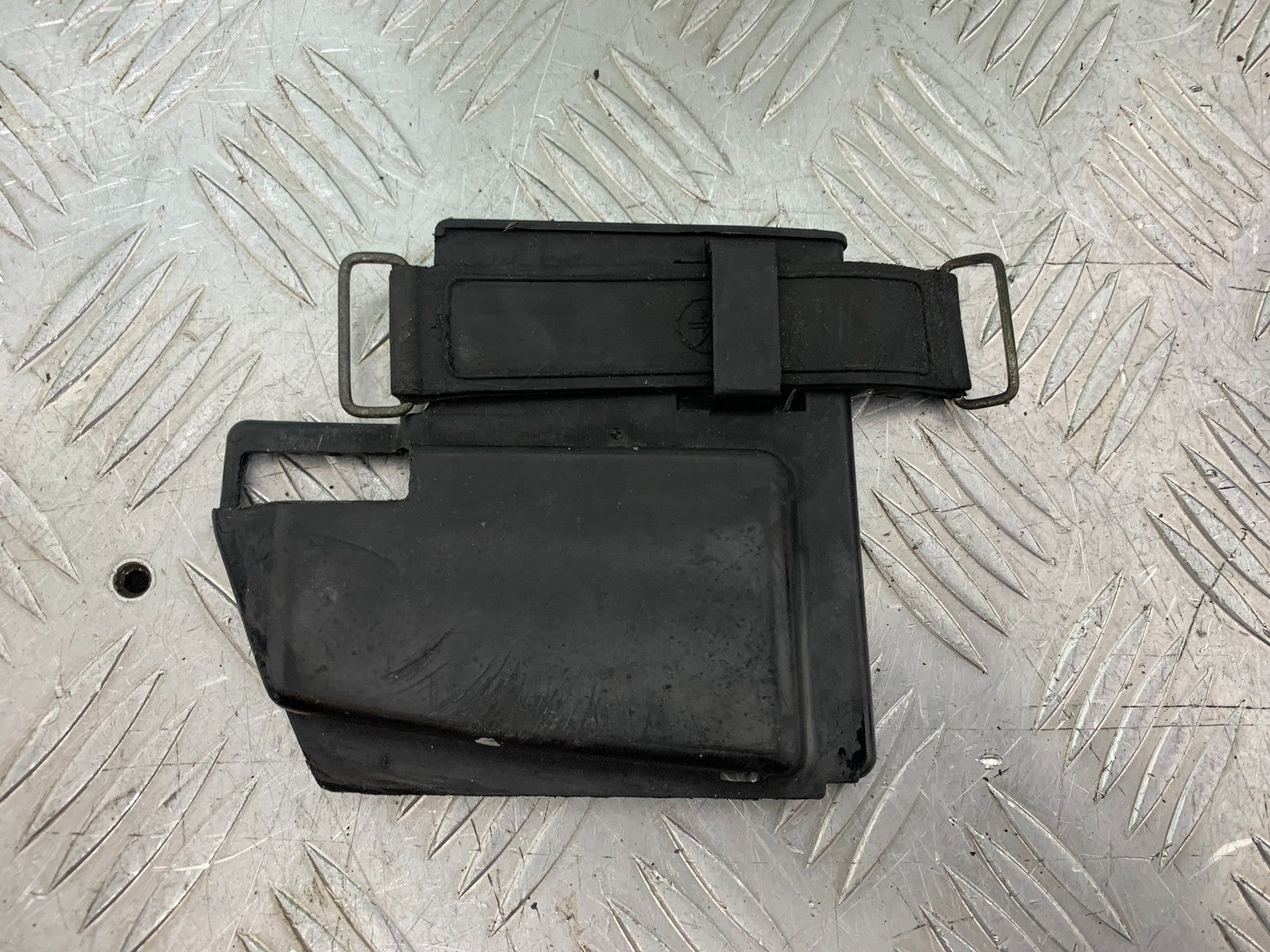 YAMAHA XV1100 XV 1100 VIRAGO BATTERY COVER 1990-1999 (CMB1190)