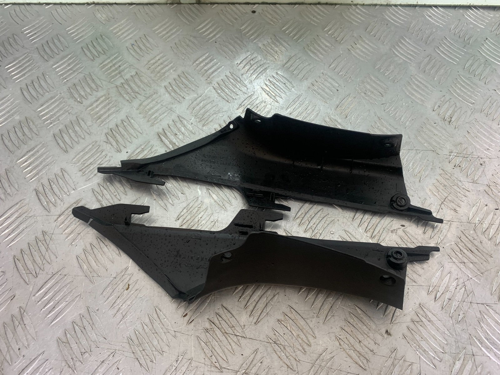 HONDA CBR1000 rr FIREBLADE TOP FAIRING INFILLS   YEAR 2012-2016 (CMB1198)