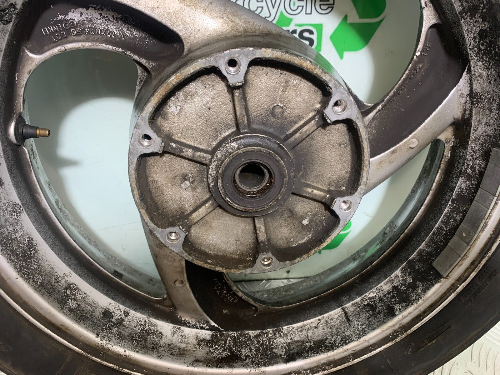 HONDA NT650 V DEAUVILLE REAR WHEEL  YEAR 1999 (CMB1268)