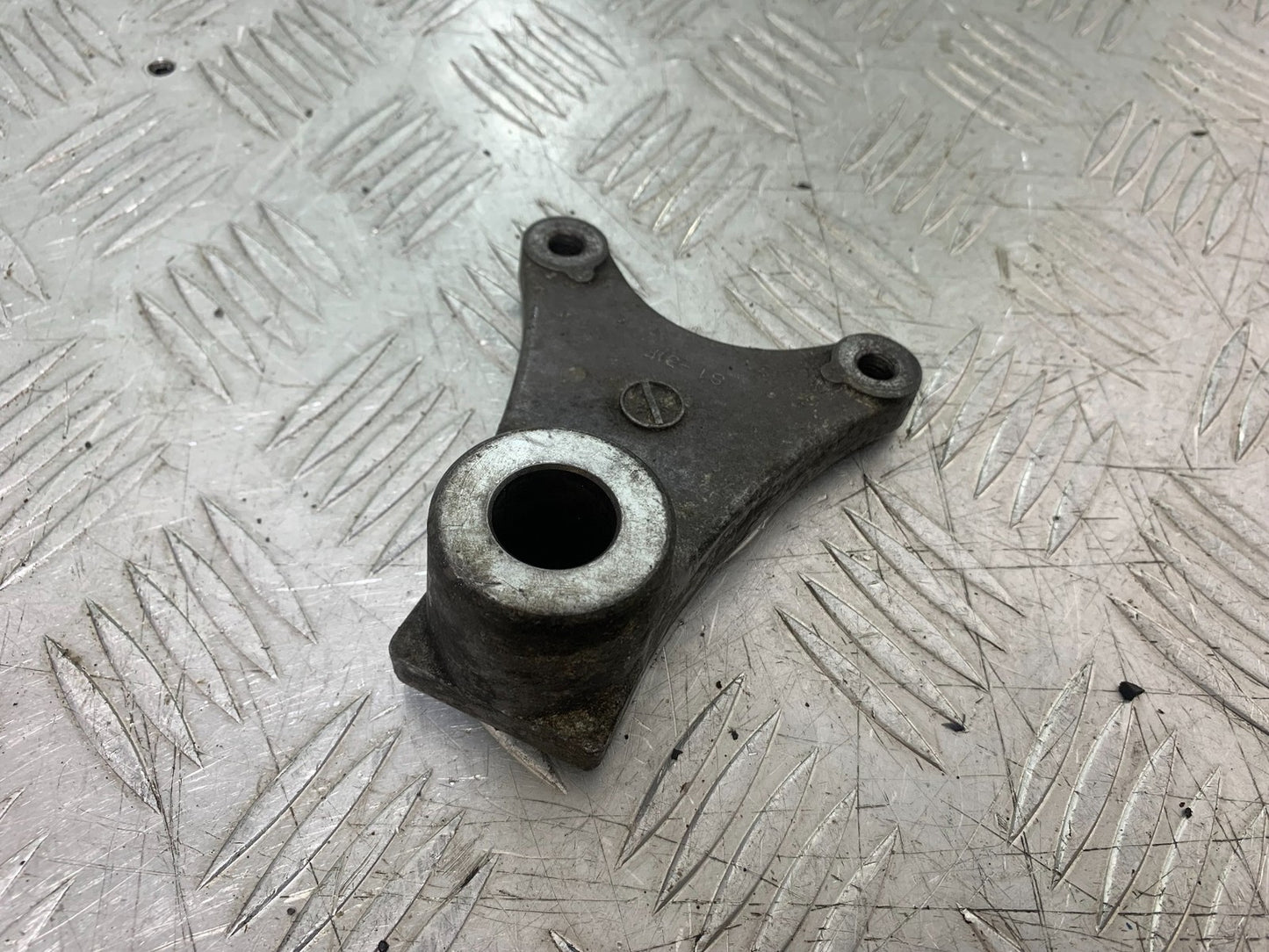 SUZUKI GSF600 GSF 600 BANDIT REAR CALIPER BRACKET 2000-2004 (CMB1269)