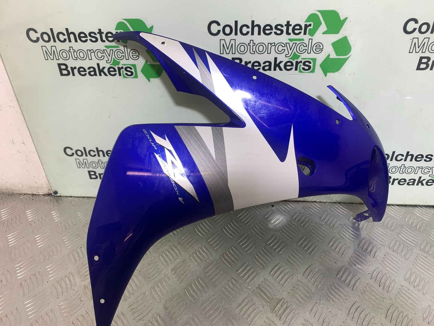 YAMAHA YZF R1 RIGHT FAIRING PANEL YEAR 2004-2006 (CMB1155)