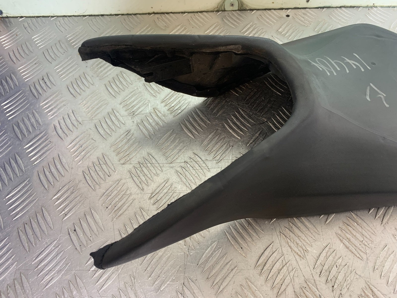 KTM DUKE 125 FRONT SEAT  YEAR 2017-2022 (CMB1222)