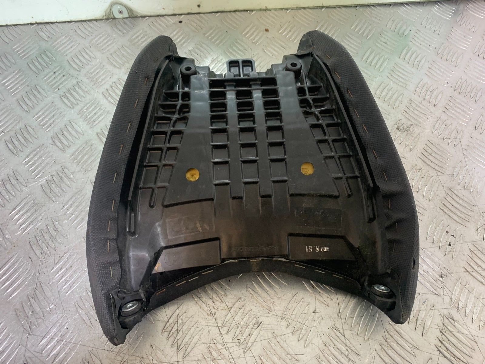 HONDA NC750 NC 750 X DCT FRONT SEAT NO HOLES  YEAR 2019 (CMB1223)