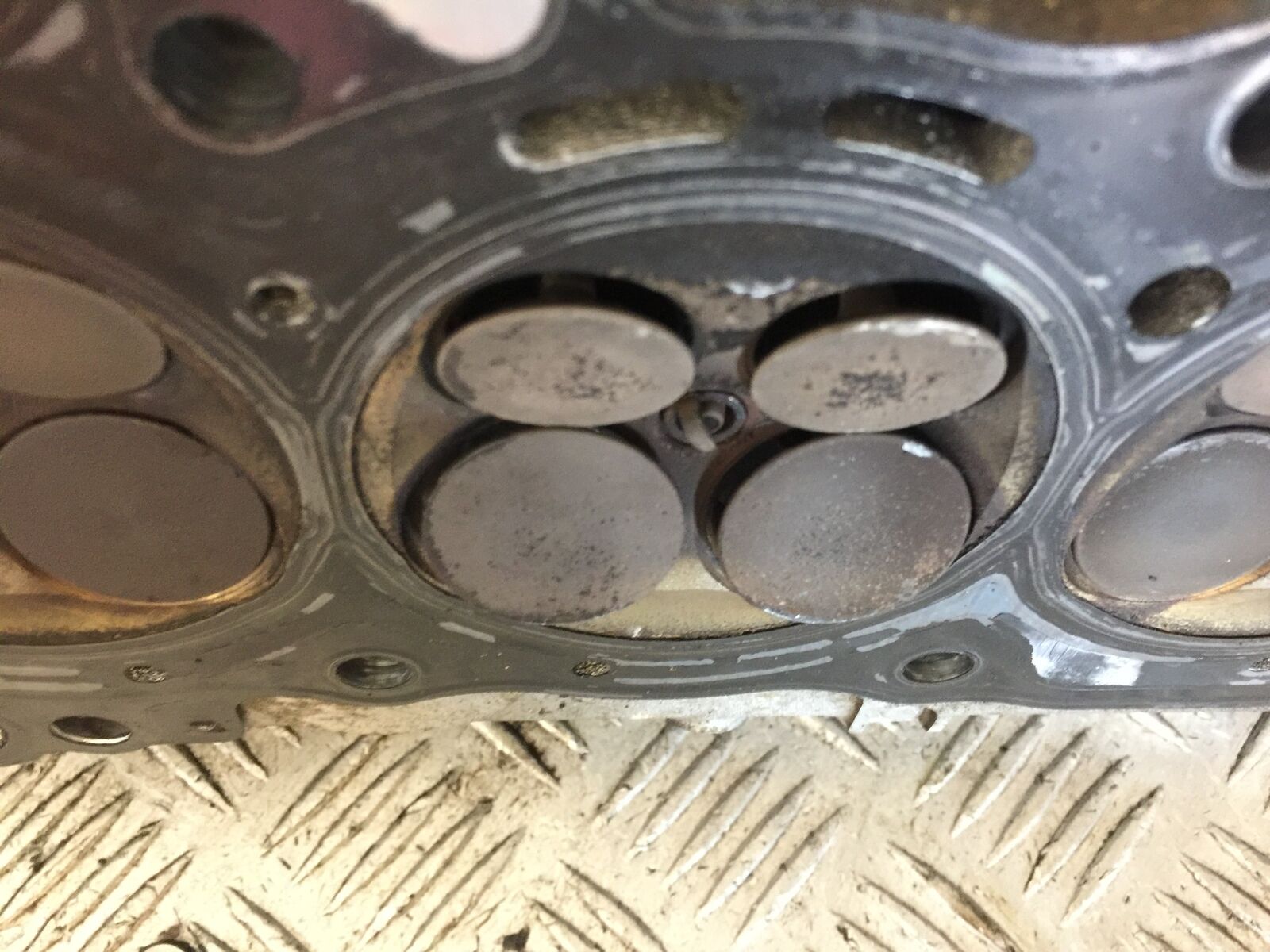 HONDA CBR600 CBR 600 RR CYLINDER HEAD (BENT VALVES)  2007-2011 (STOCK 725)