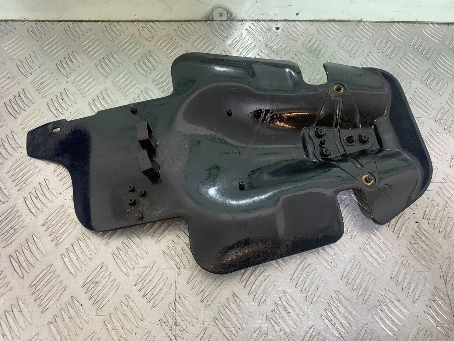 DUCATI 996 SPS 748 916 998 UNDERTRAY 1999-2000 (CMB1209)