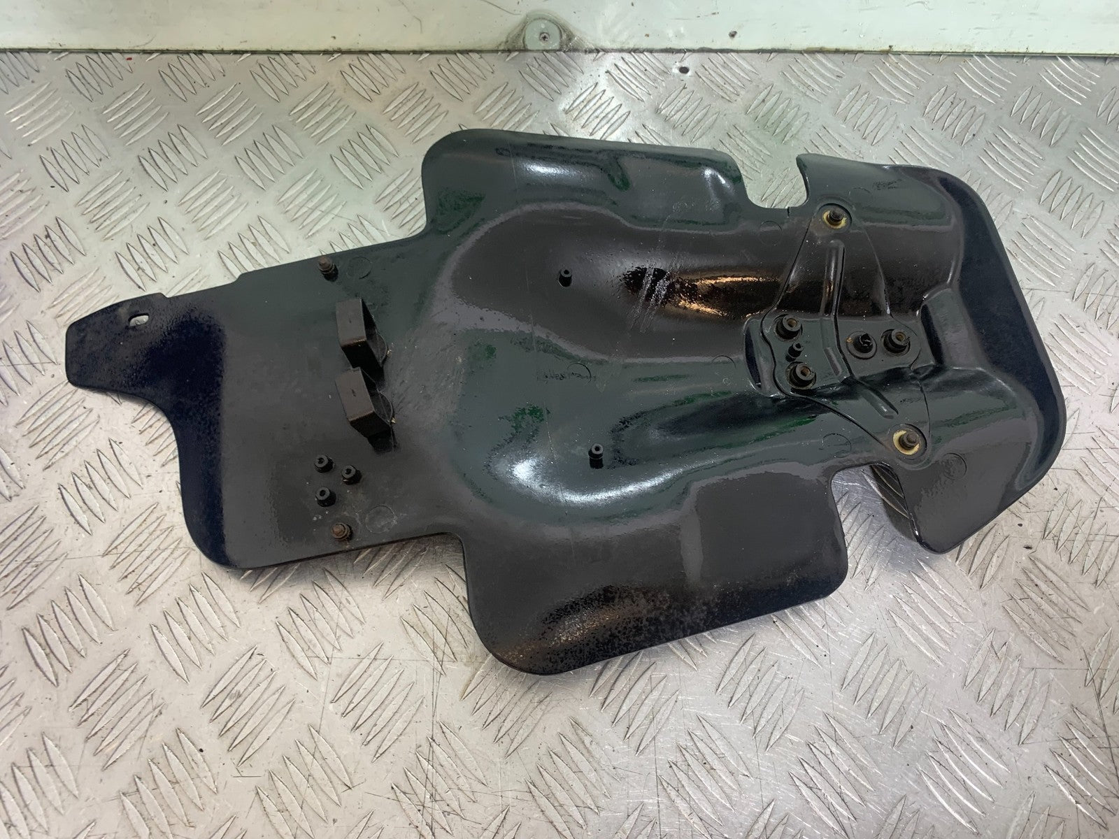 DUCATI 996 SPS 748 916 998 UNDERTRAY 1999-2000 (CMB1209)