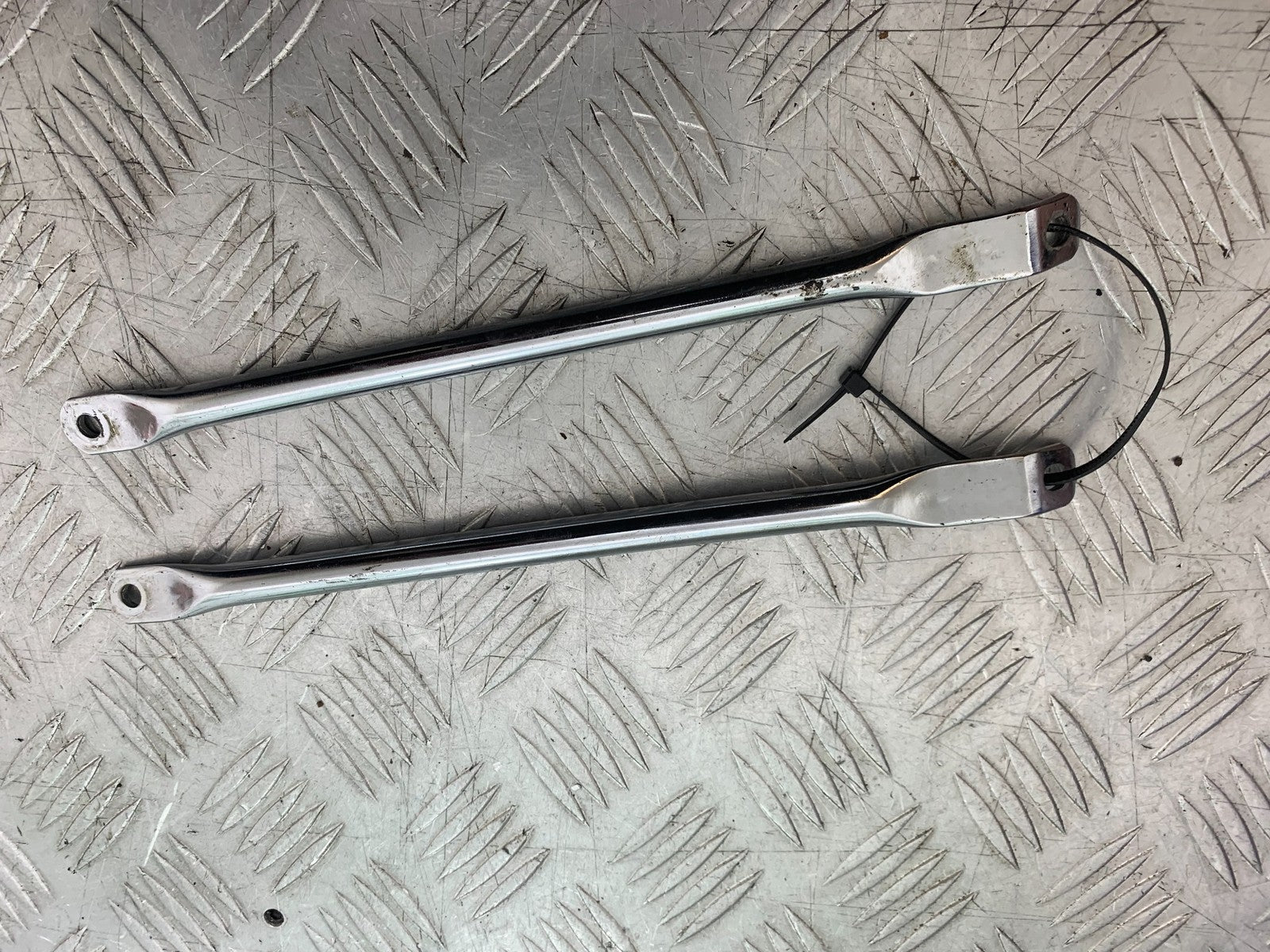BSA 650 GOLD STAR 2X FRONT MUDGUARD STAYS   YEAR 2022-2025 (CMB1262)