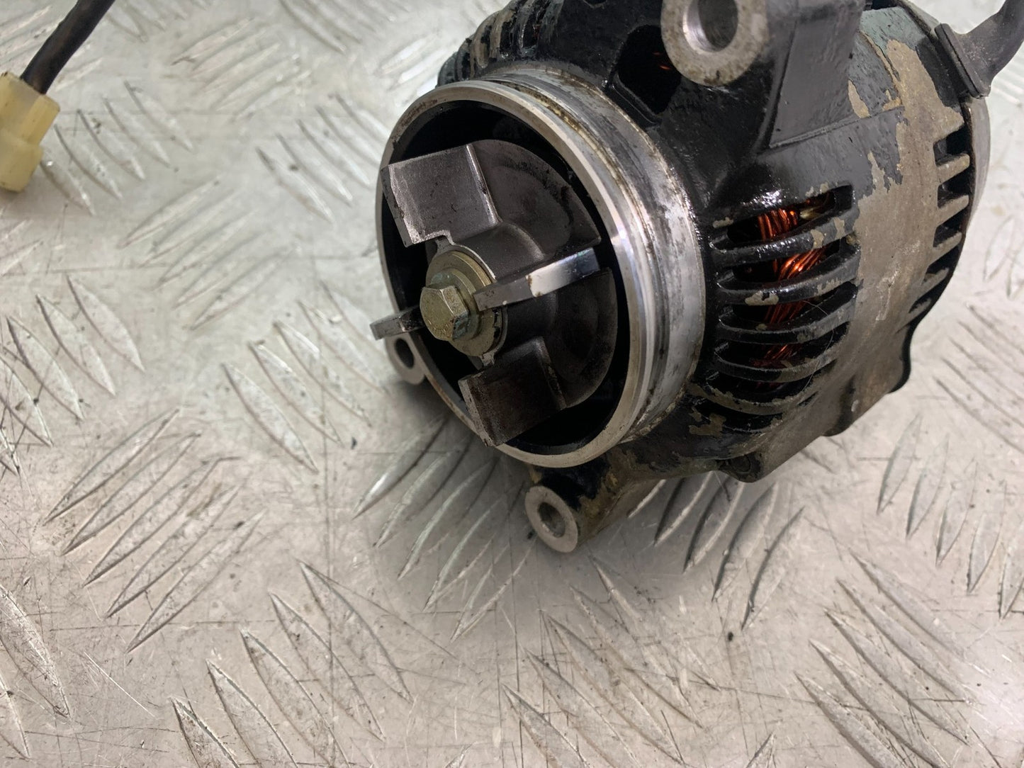 TRIUMPH TROPHY 900 ALTERNATOR  YEAR 1991-95 (CMB1251)