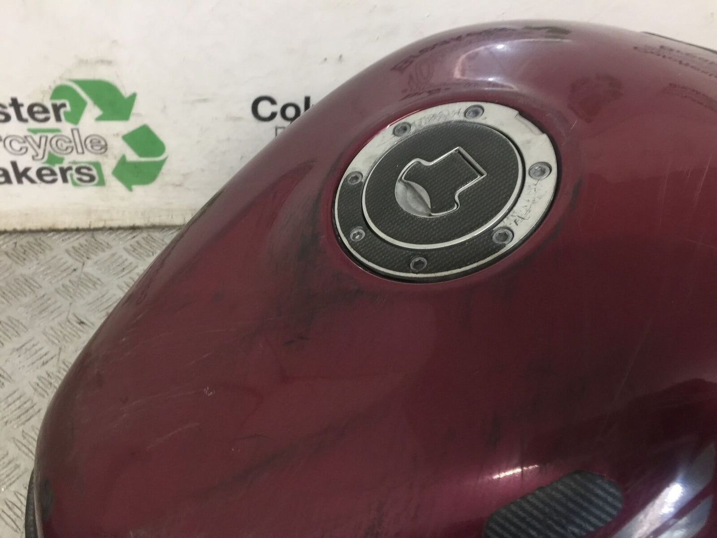 HONDA CBR1100 BLACKBIRD PETROL TANK YEAR 1996-1998 (STOCK 862)