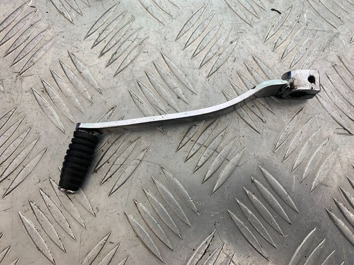 MUTT GT-SS 125 GEAR LEVER  YEAR 2020- 2024 (CMB1085)