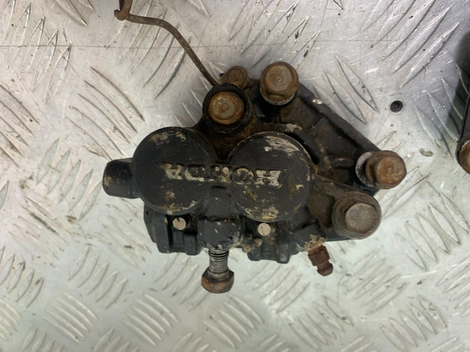 HONDA GL500 GL 500 SILVERWING FRONT BRAKE CALIPERS YEAR 1981-82 (CMB1168)