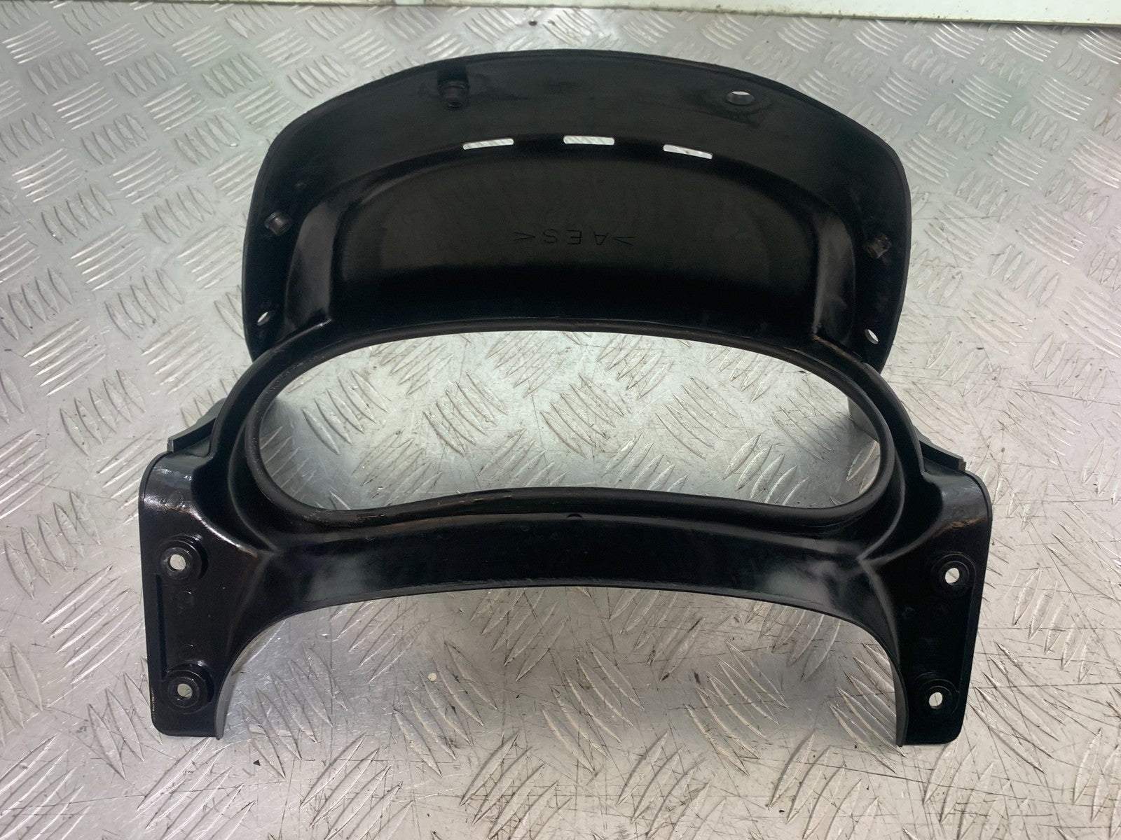 YAMAHA XJ900 XJ 900 DIVERSION CLOCKS SURROUND  YEAR 1994-2002 (CMB1292)