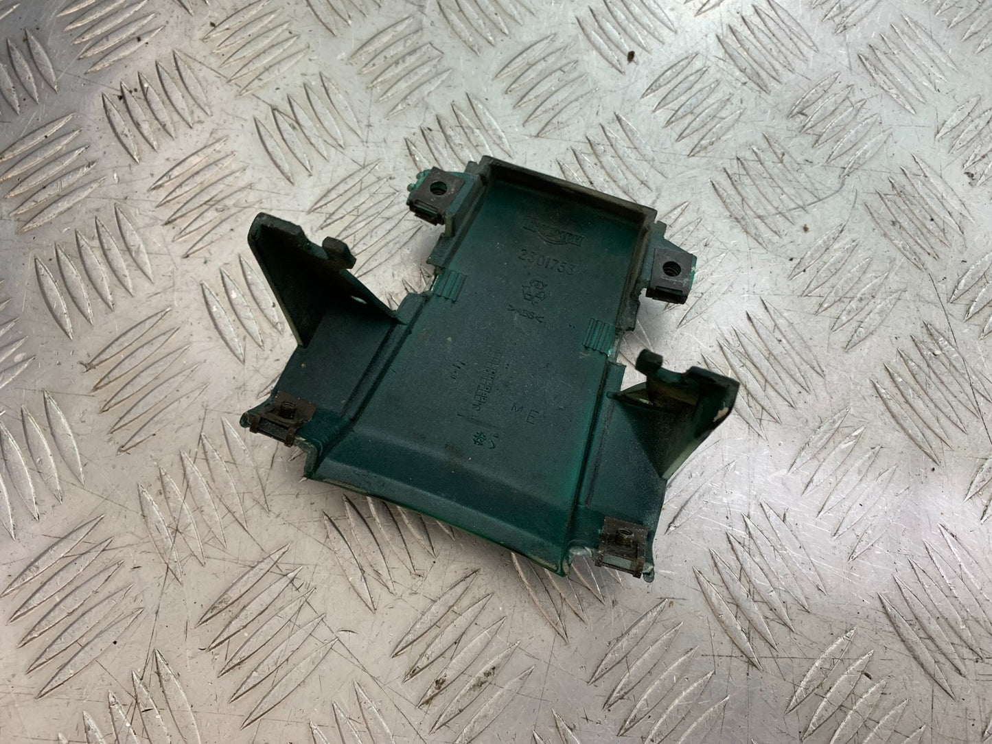 TRIUMPH 955I SPRINT RS TAIL PIECE JOINER YEAR 1999-03 (CMB1313)