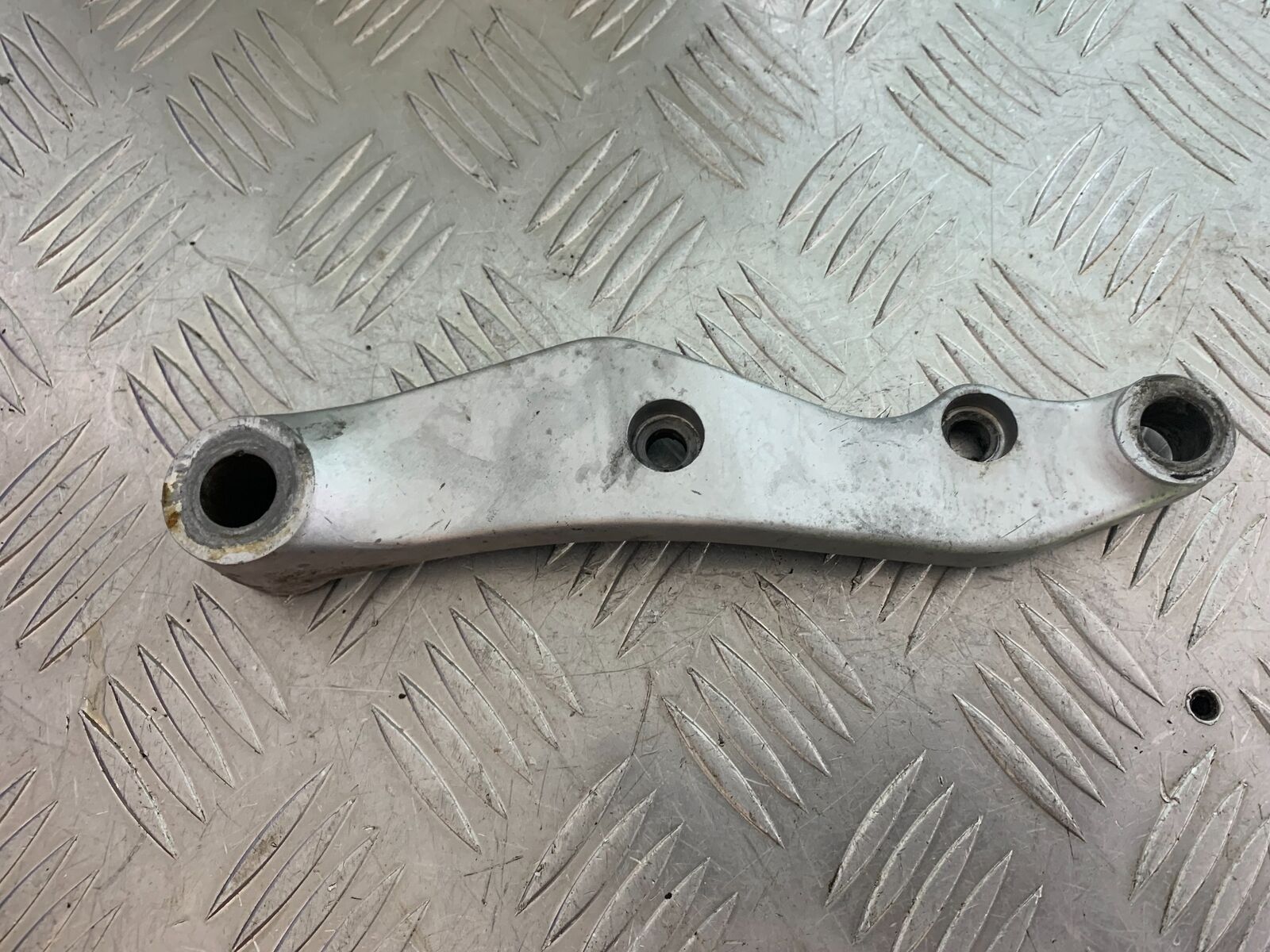 SUZUKI VS1400 VS 1400 INTRUDER  REAR CALIPER BRACKET   YEAR 1988 (CMB1077)