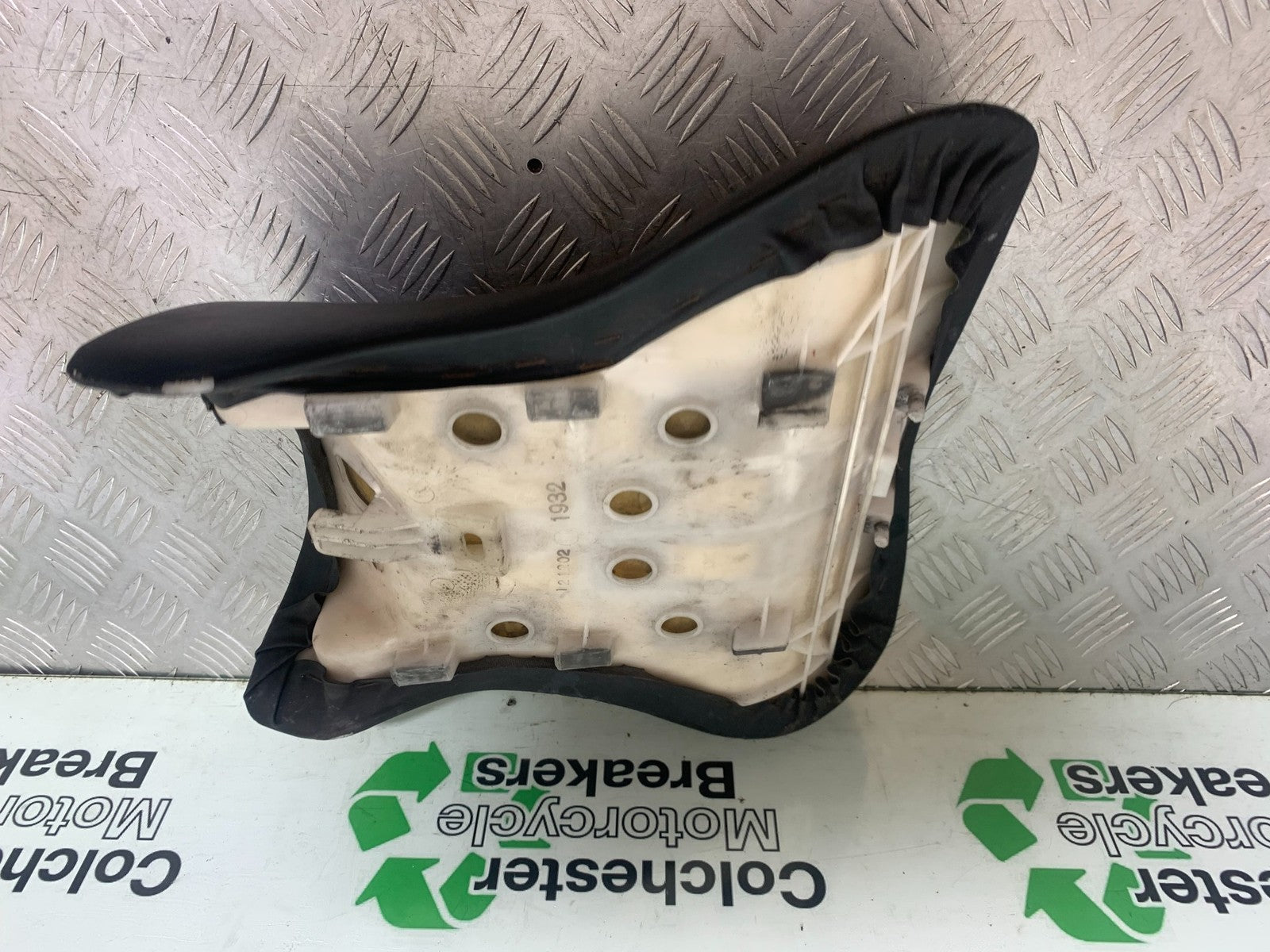 KAWASAKI ZX9R ZX9 E1 FRONT SEAT  YEAR 2000-01 (CMB1171)