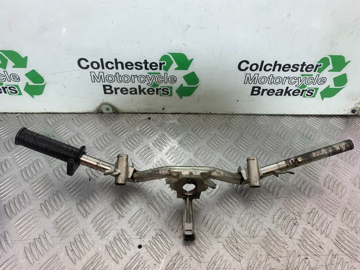 PIAGGIO VESPA GTS 125 HANDLEBARS   YEAR 2009-2014  (CMB1261)
