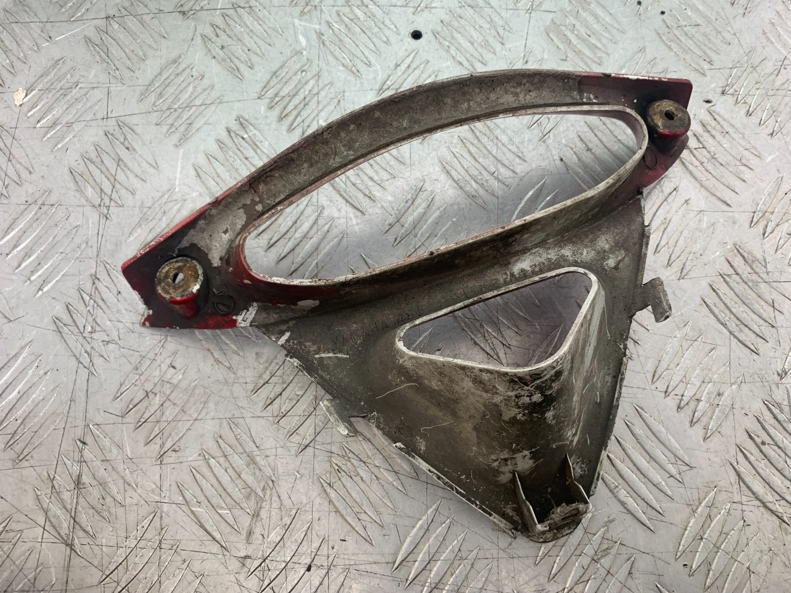 YAMAHA YZF1000 THUNDERACE FAIRING V-PIECE  YEAR 1997-2000 (CMB1204)