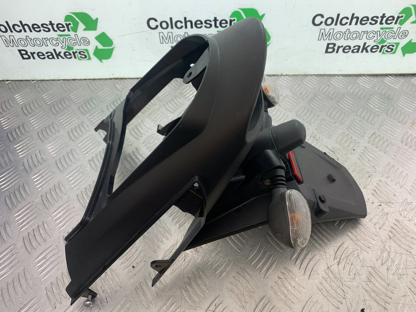 TRIUMPH 1050 SPRINT GT REAR MUDGUARD AND INDICATORS YEAR 2010-2016 (CMB1250)