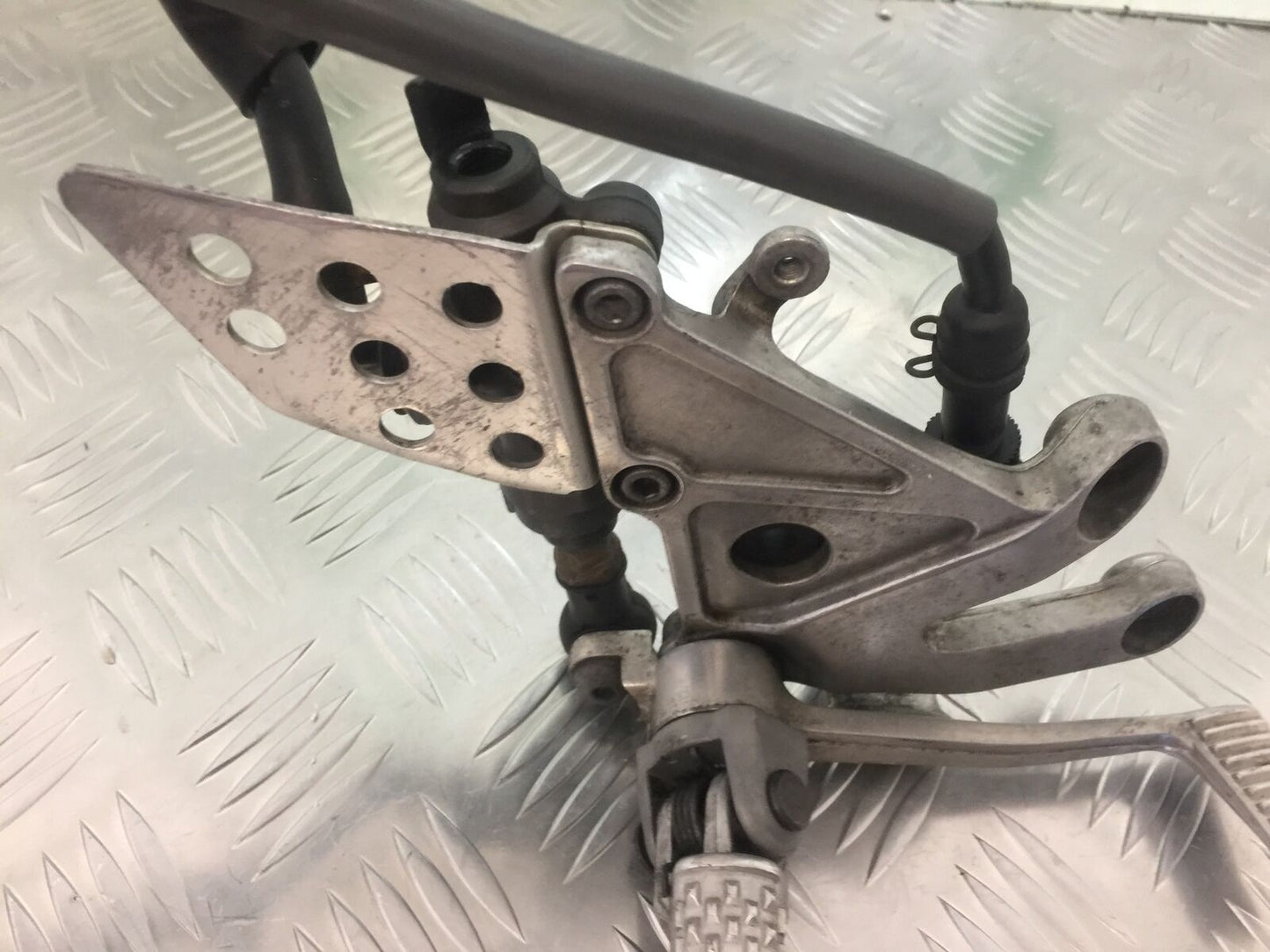 HONDA CBR600 RR FRONT RIGHT HANGER  YEAR 2005-2006 (STOCK 933)
