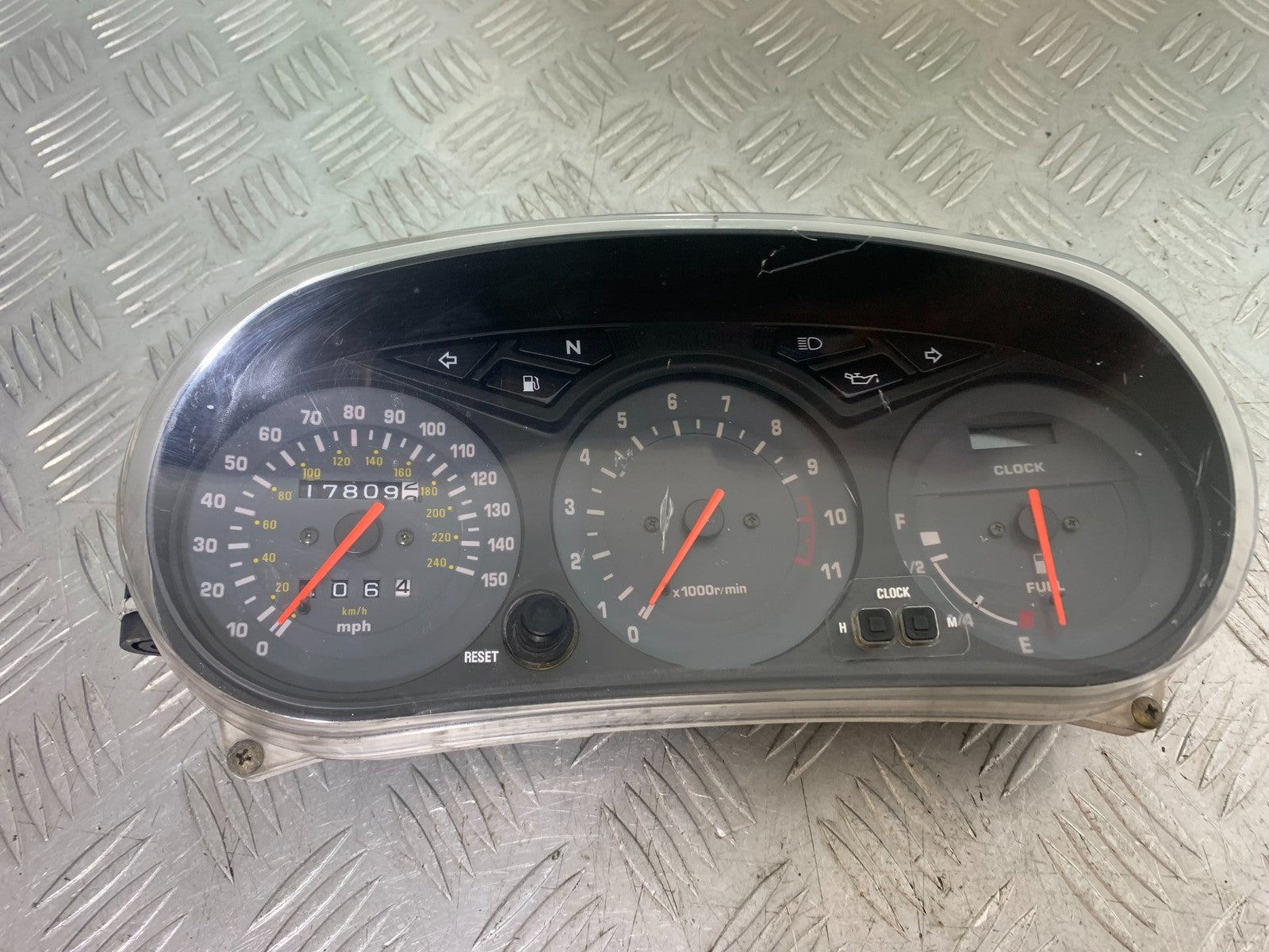YAMAHA XJ900 XJ 900 DIVERSION CLOCKS SPEEDO DASH  YEAR 1994-2002 (CMB1292)
