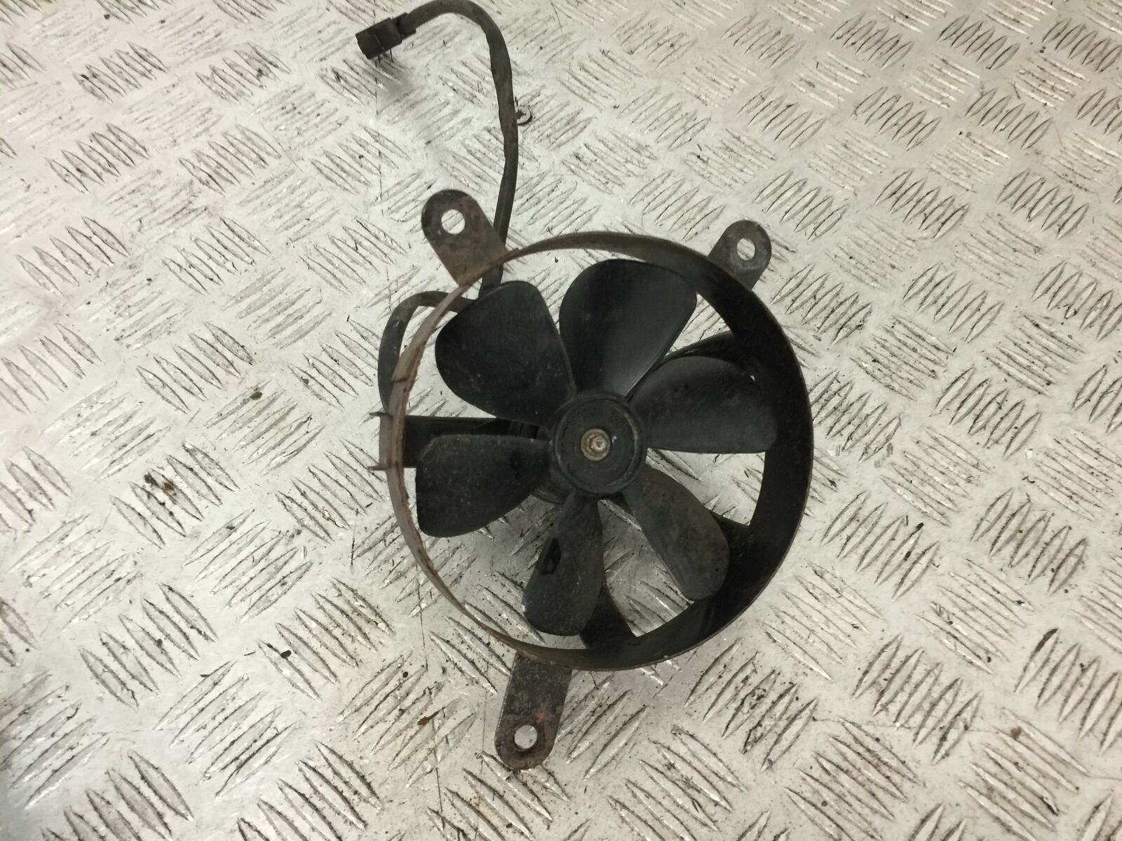 SUZUKI AN 250 BURGMAN RADIATOR FAN YEAR 1999  (STOCK 881)