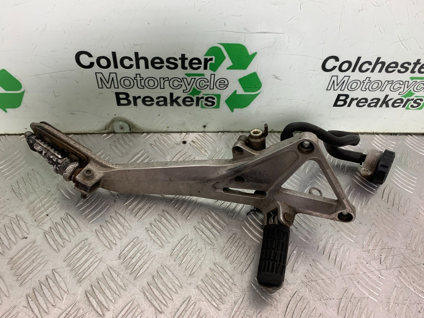 HONDA CB600 CB 600 HORNET RIGHT HANGER  YEAR 1998-2002 (CMB1297)