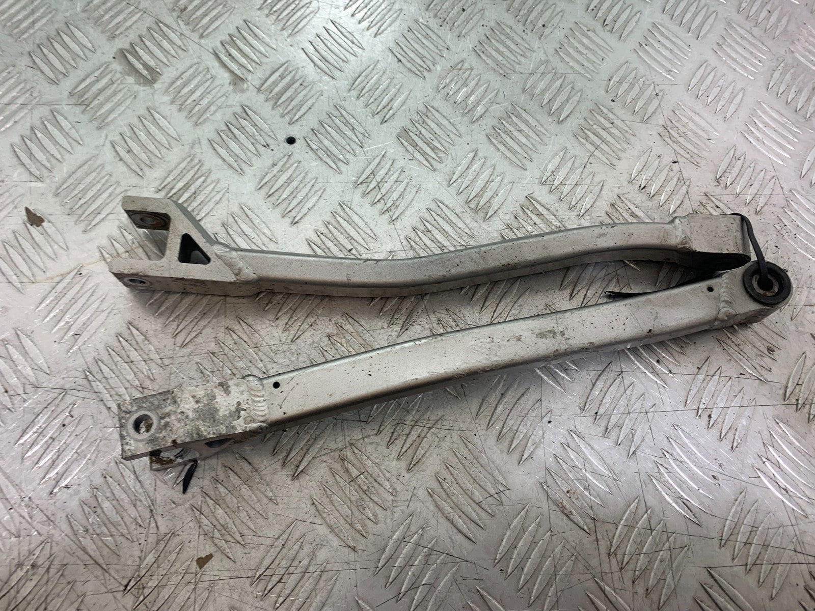 KAWASAKI GTR1400 GTR 1400 BRAKE CALIPER BRACKETS    YEAR 2007-2009 (CMB1174)