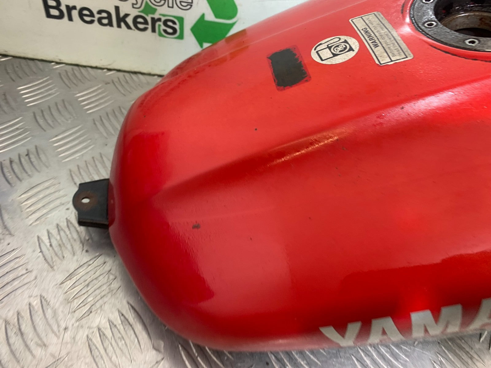 YAMAHA FZS600 FAZER 600 PETROL TANK   YEAR 1998-2001 (CMB1267)