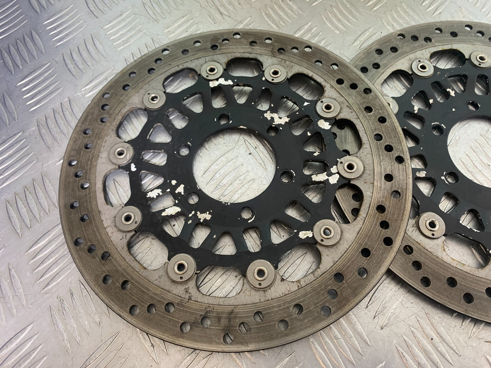 TRIUMPH 955i SPRINT ST FRONT BRAKE DISCS   YEAR 1999-2004 (CMB1124)