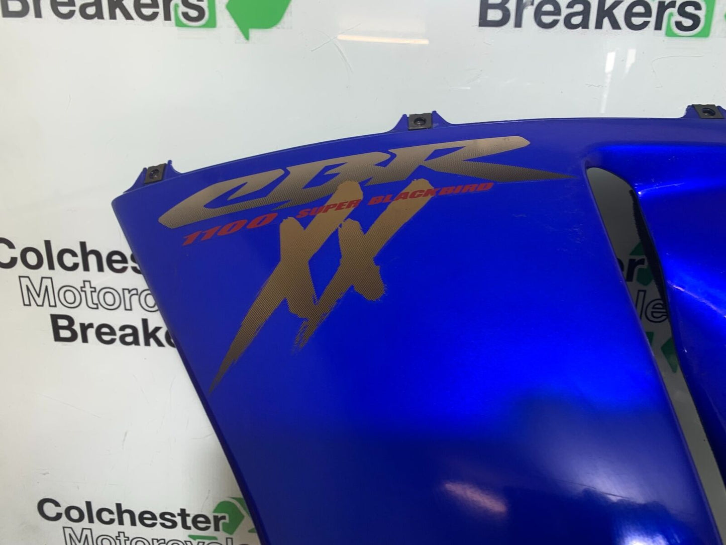 HONDA CBR1100 BLACKBIRD LEFT FAIRING PANEL  YEAR 1999-2005 (CMB1103)