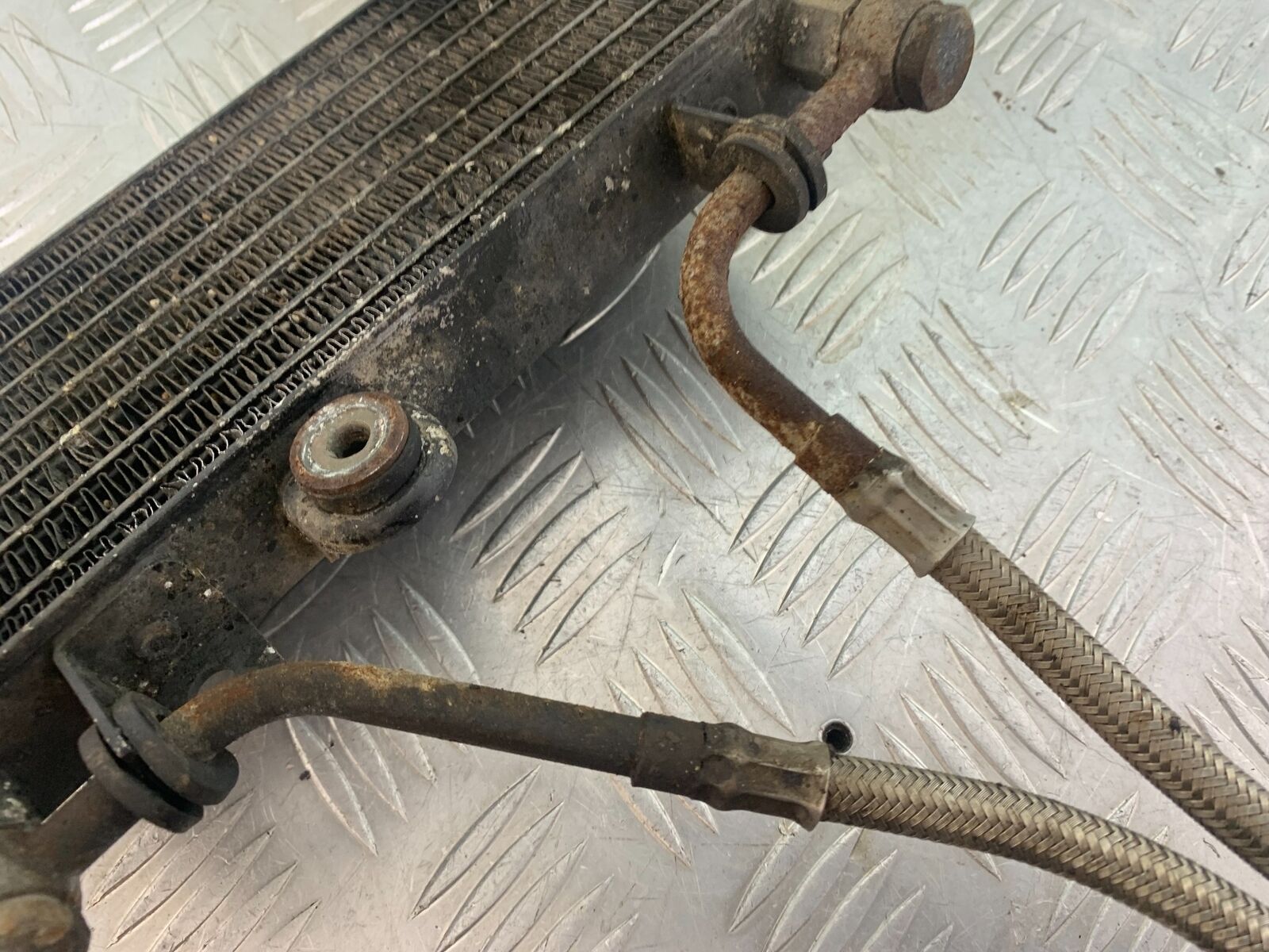 TRIUMPH 955i SPRINT ST OIL COOLER AND LINES  YEAR 1999-2004 (CMB1124)