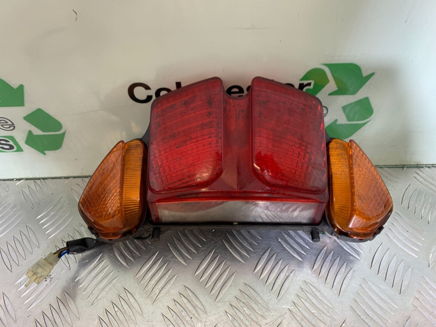 YAMAHA FJR1300 FJR 1300 REAR LIGHT   YEAR 2001-05 (CMB1005)