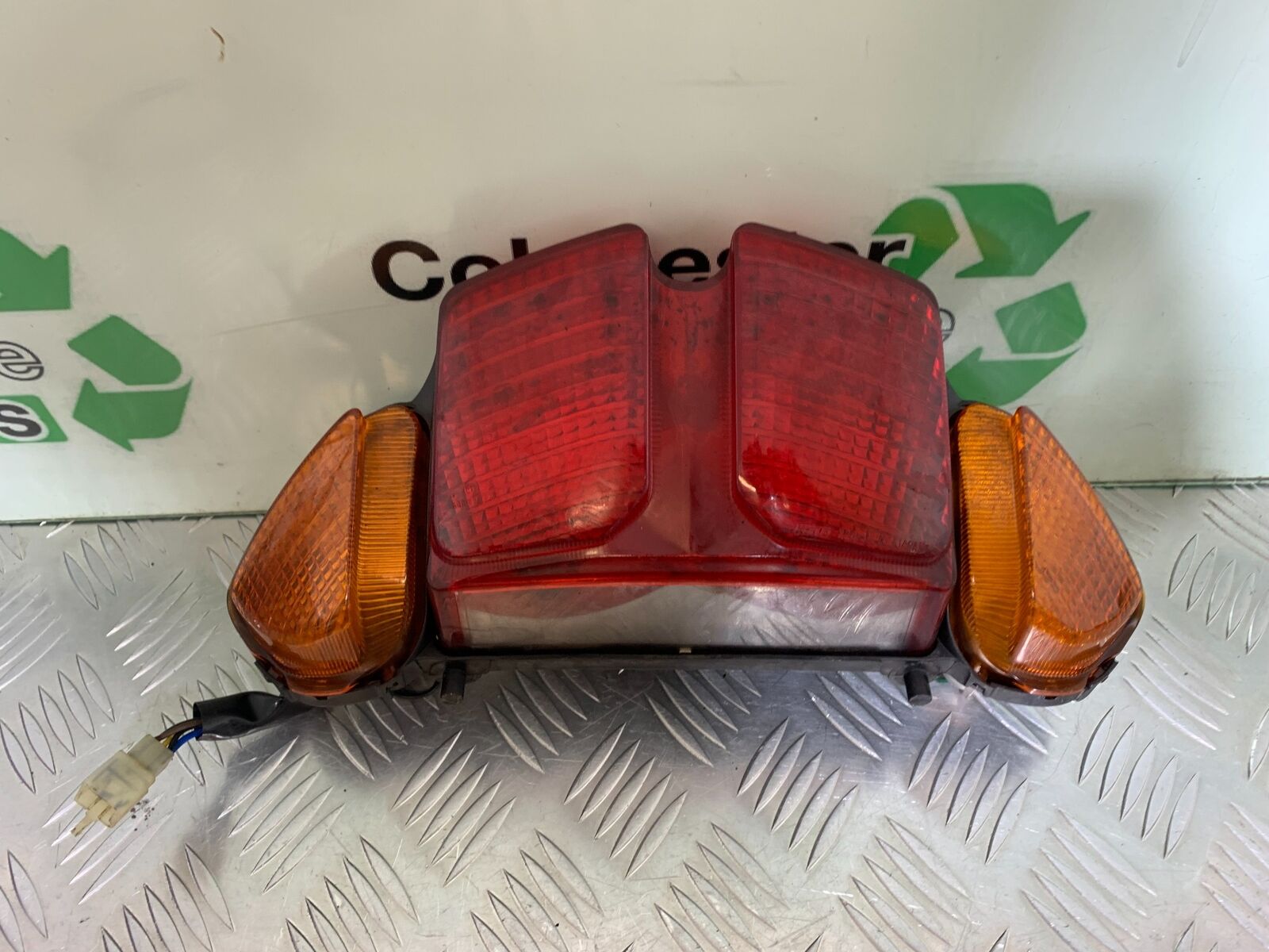 YAMAHA FJR1300 FJR 1300 REAR LIGHT   YEAR 2001-05 (CMB1005)