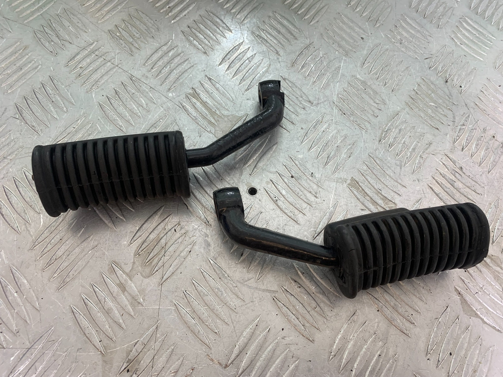 ROYAL ENFIELD BULLET 500 EFI FRONT  FOOT PEGS   YEAR 2008 - 2016 (CMB1153)