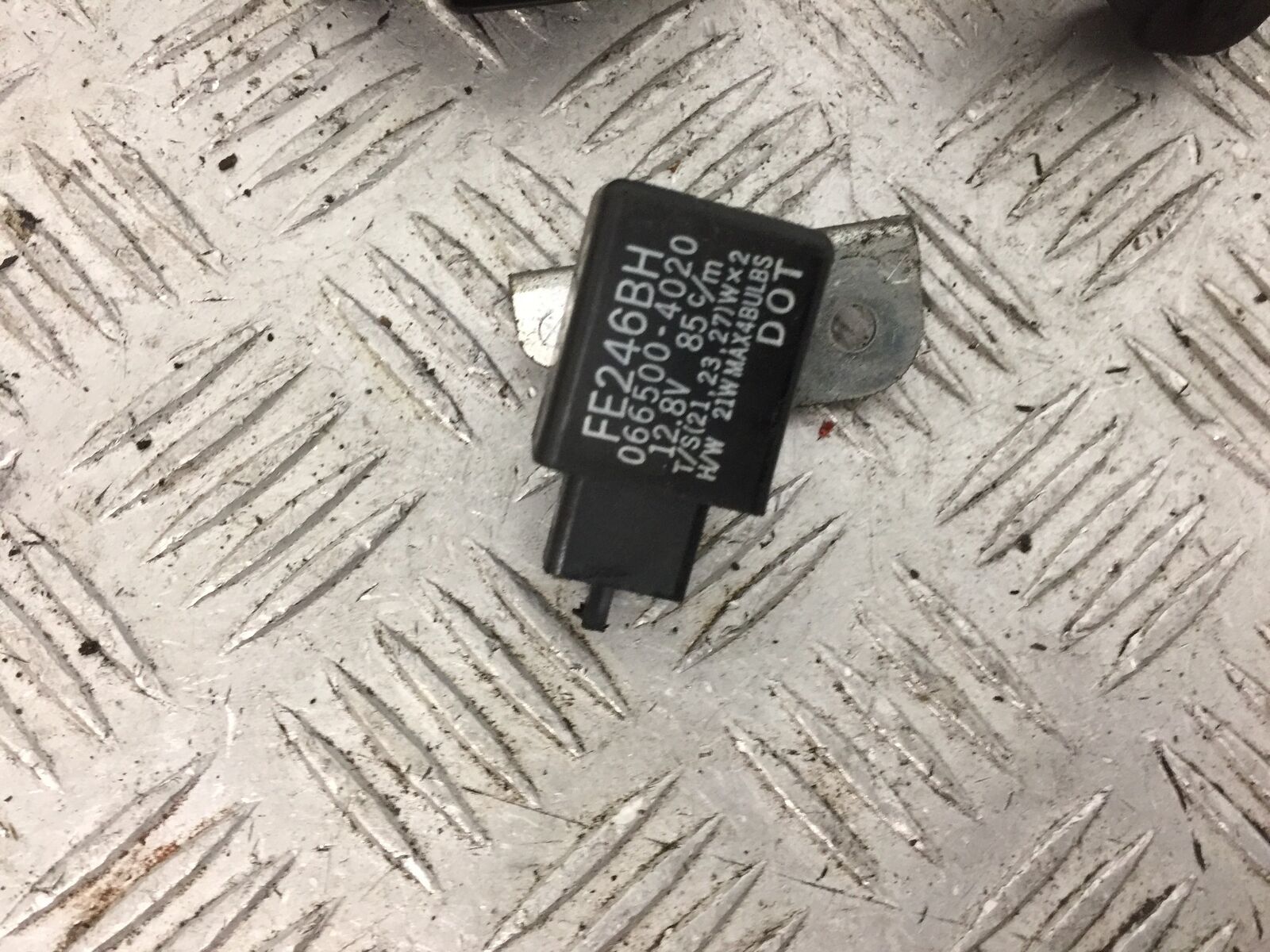 KAWASAKI ZZR1400 ZZR 1400 RELAYS  YEAR 2011 (STOCK 802)
