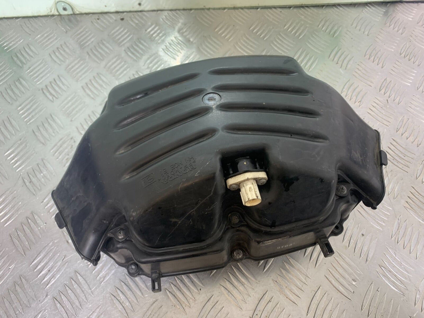 HONDA VFR1200 VFR 1200 FA AIRBOX YEAR 2010-11 CMB1088)