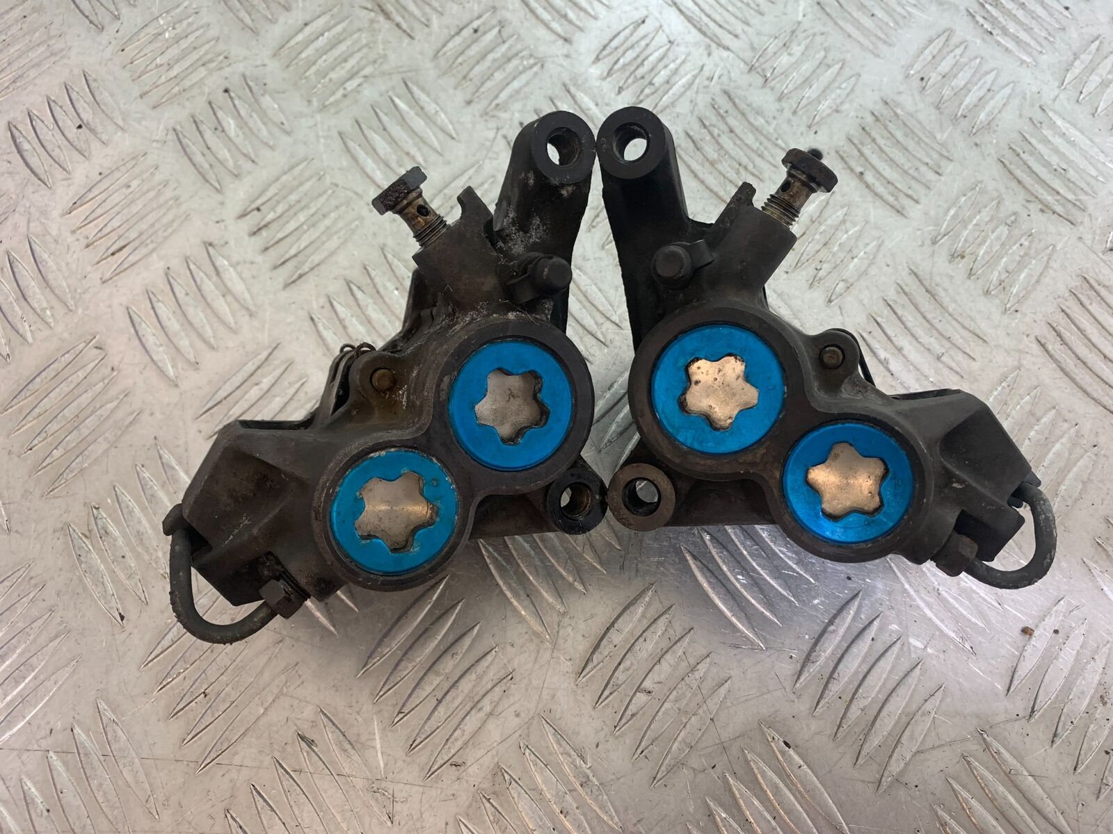 YAMAHA YZF600 YZF 600 THUNDERCAT FRONT BRAKE CALIPERS 1996-2003 (CMB1134)