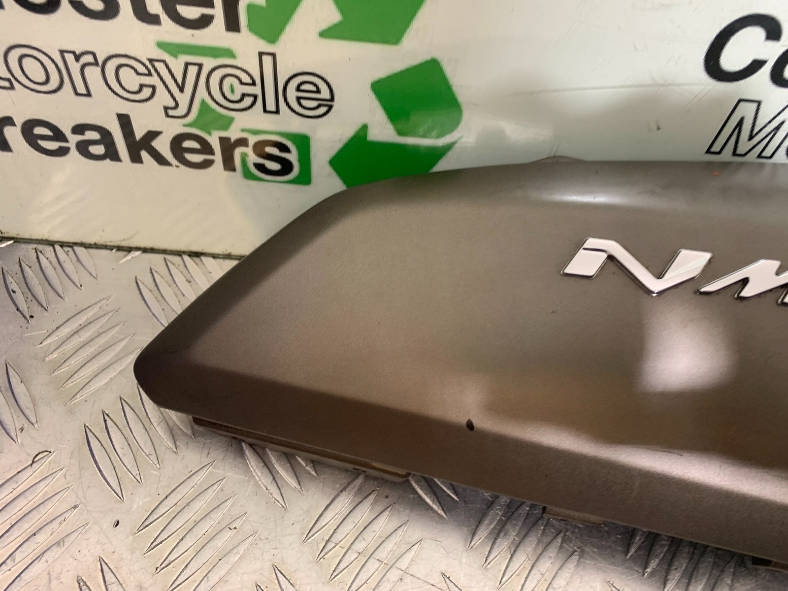 YAMAHA NMAX-125 N MAX 125 RIGHT SEAT PANEL  YEAR 2015-2020  (CMB1231)