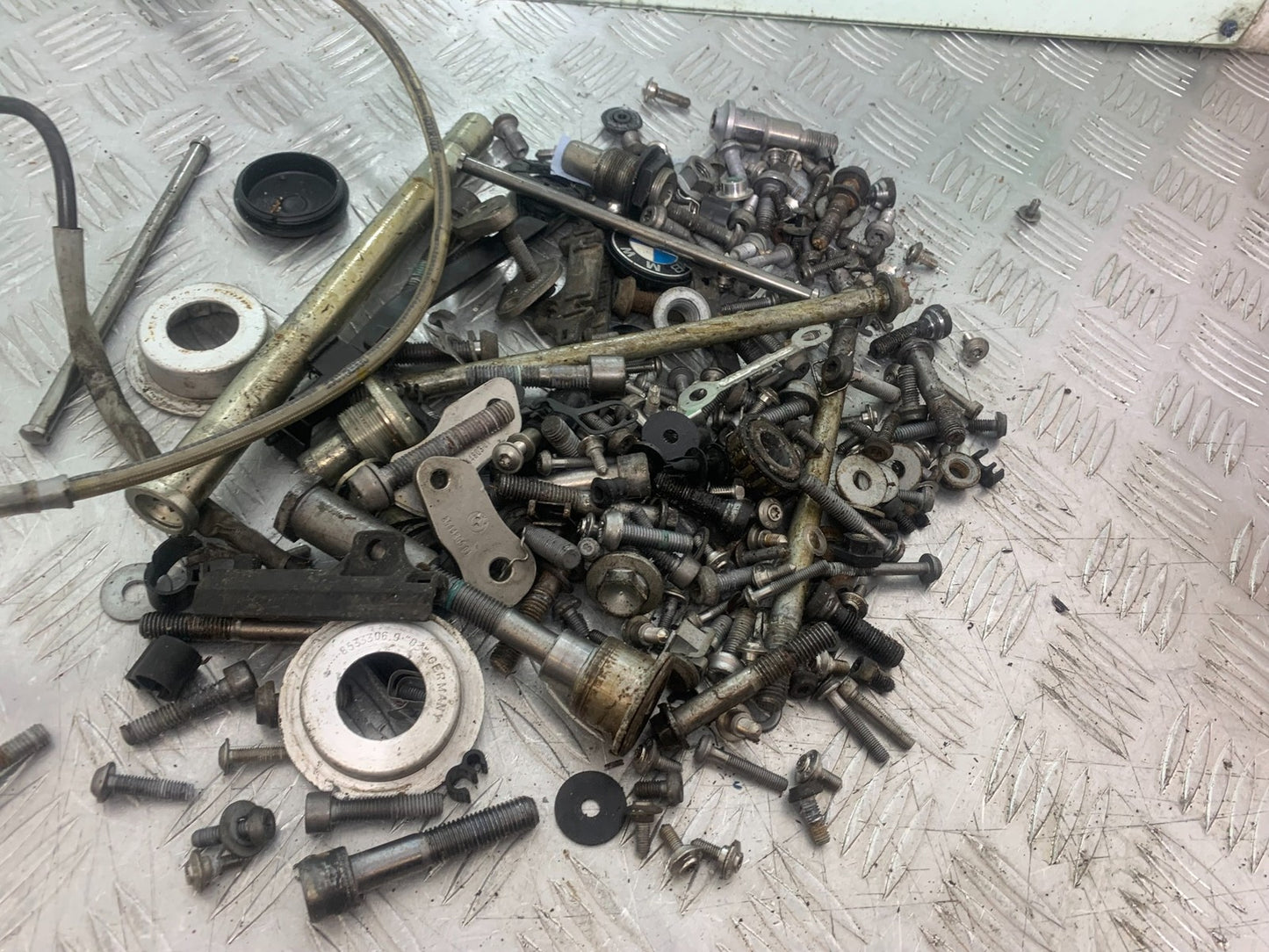 BMW R1200 R 1200 GS NUTS AND BOLTS   YEAR 2013-2016 (CMB1257)