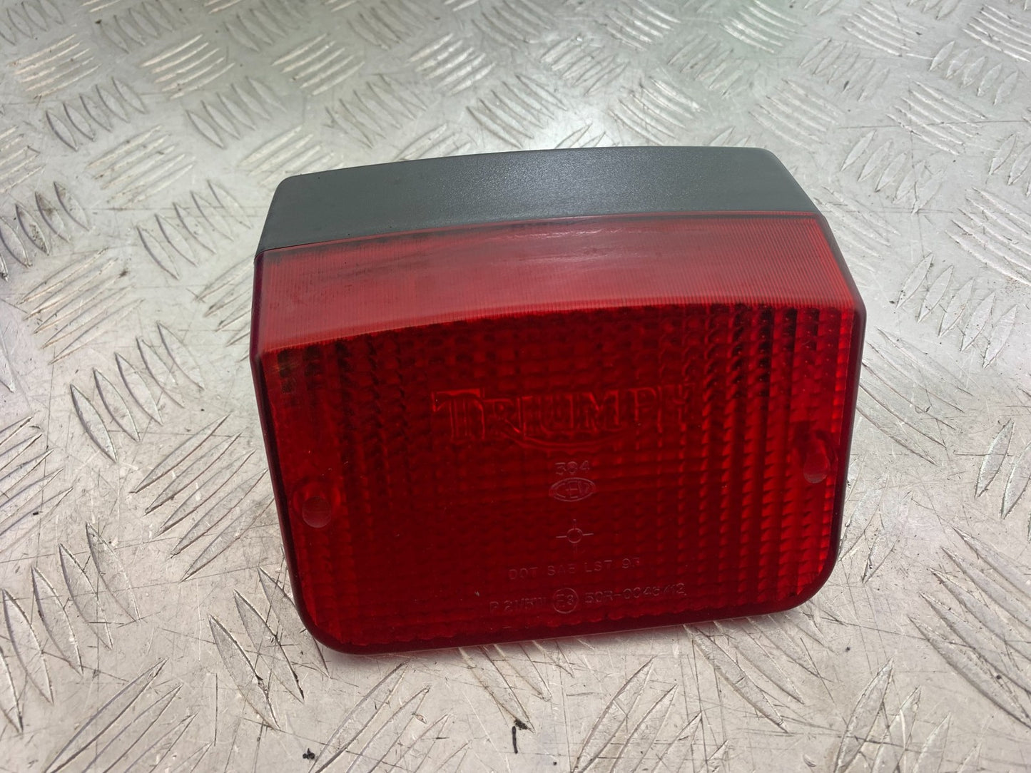 TRIUMPH TROPHY 900 REAR LIGHT   YEAR 1991-95 (CMB1251)