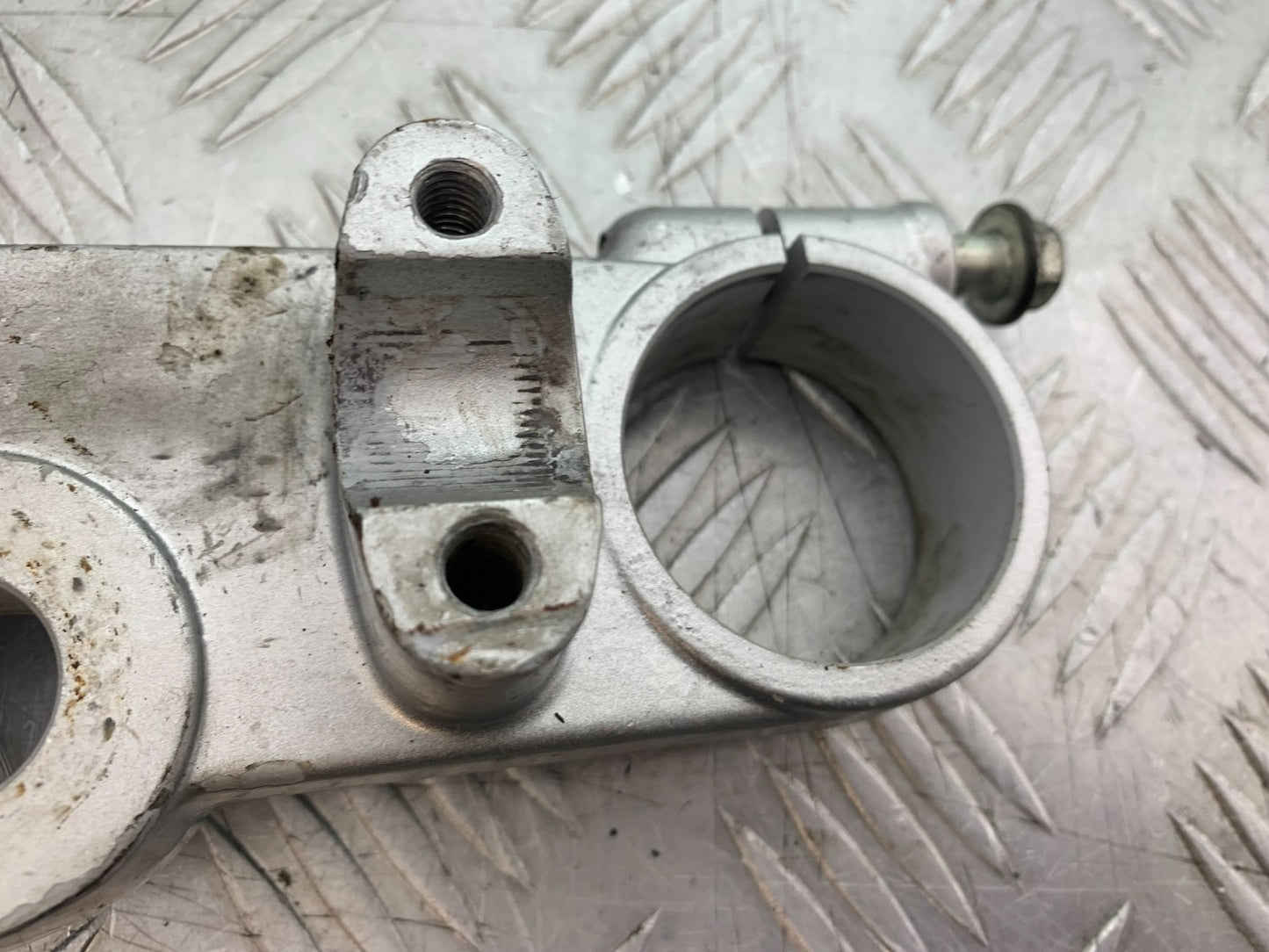QINGQI QM125 GY-2B TOP YOKE   YEAR 2016 (CMB1228)