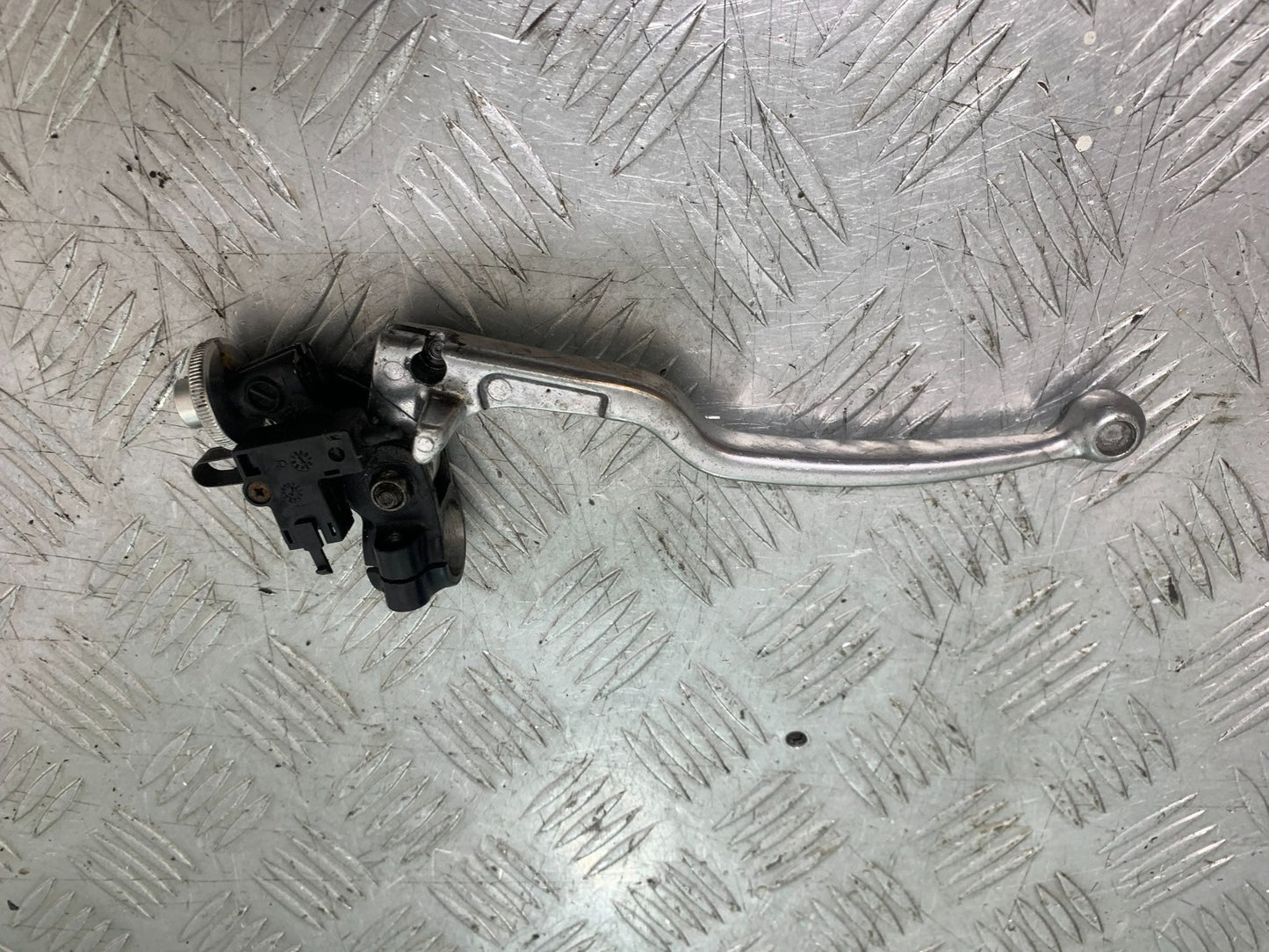 YAMAHA FZS1000 FAZER CLUTCH LEVER AND BRACKET  YEAR 2001-05 (CMB1275)