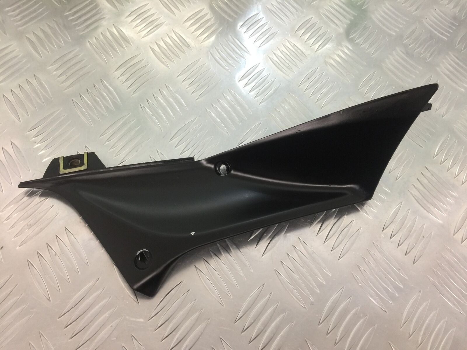 YAMAHA YZF R1 5PW TOP FAIRING INFILL PANEL  YEAR 2002-2003 (STOCK 929)