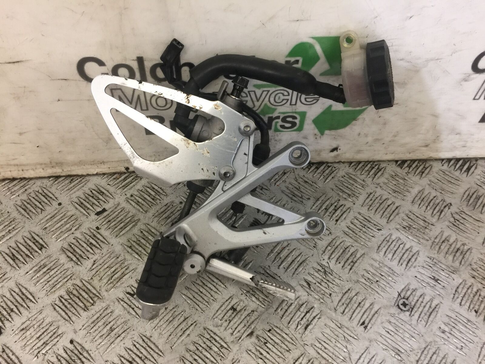 HONDA CBR600 CBR 600 F4I SPORT FRONT RIGHT HANGER  YEAR 2001-04 (STOCK 717)