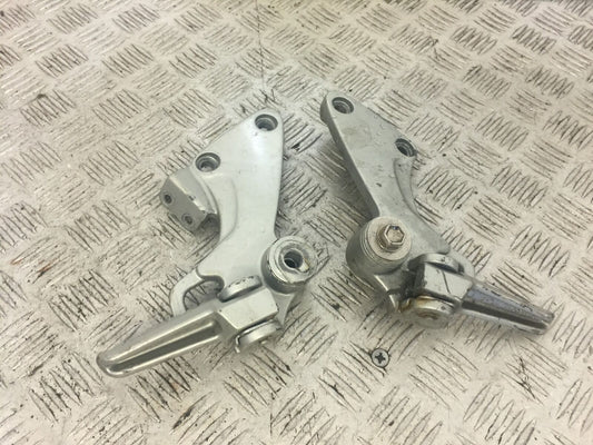 KAWASAKI ZZR1200 ZZR 1200 REAR HANGERS AND PEGS   2002-2005 (STOCK 678)