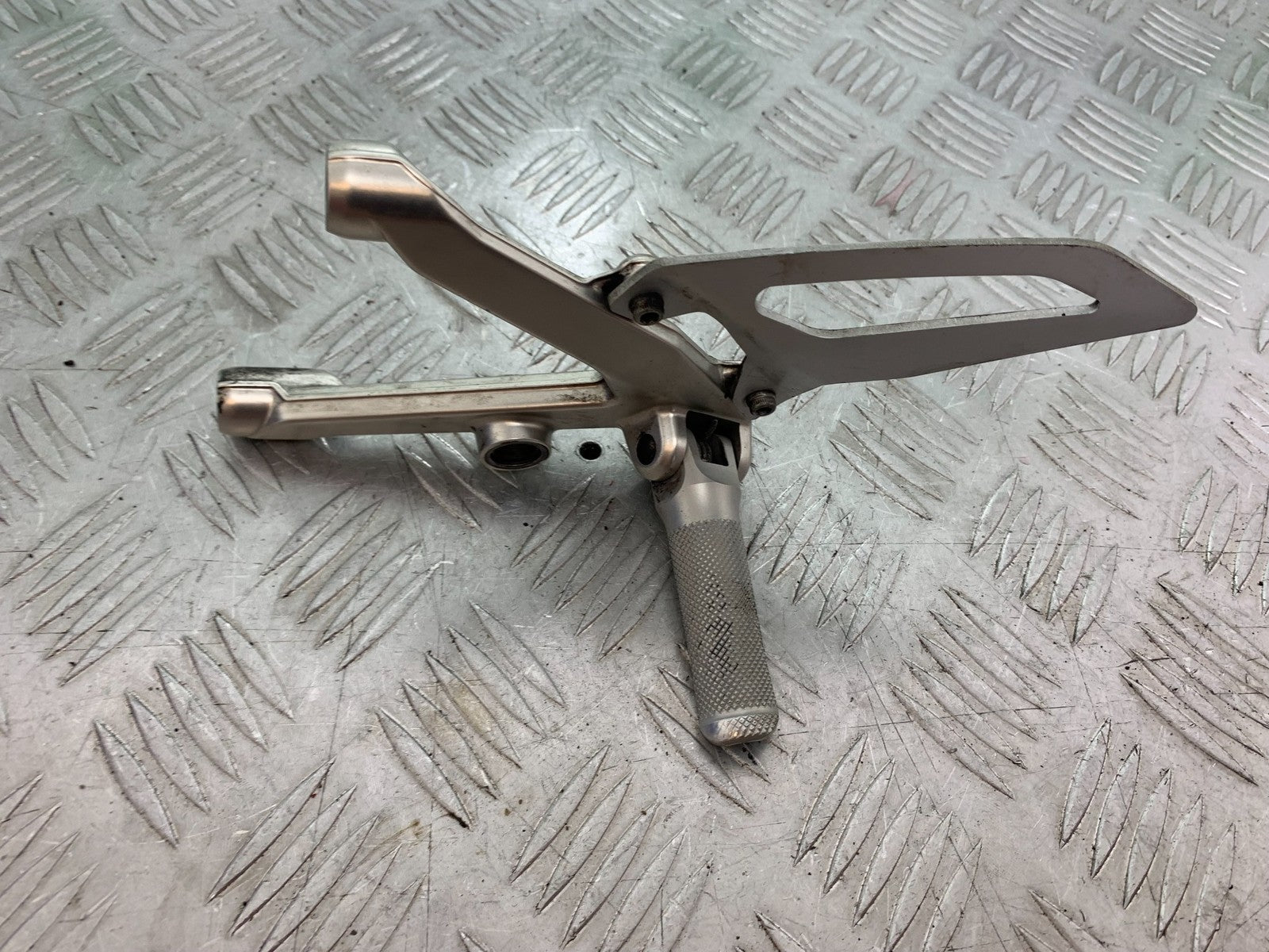 DUCATI 1299 PANIGALE FRONT LEFT HANGER AND PEG  YEAR 2016 (CMB 1187)